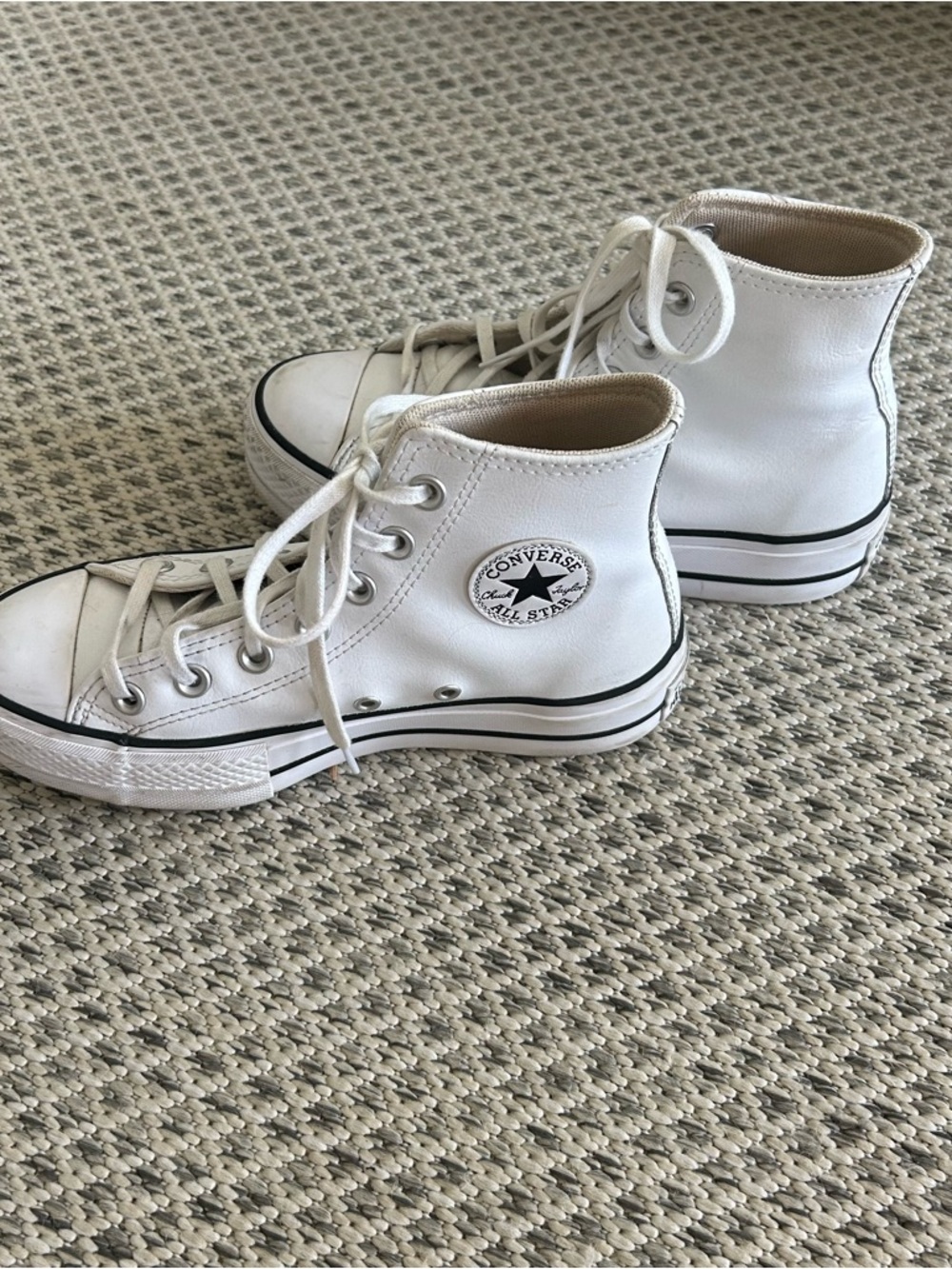 Converse Womens platform sneakers- size 5.5